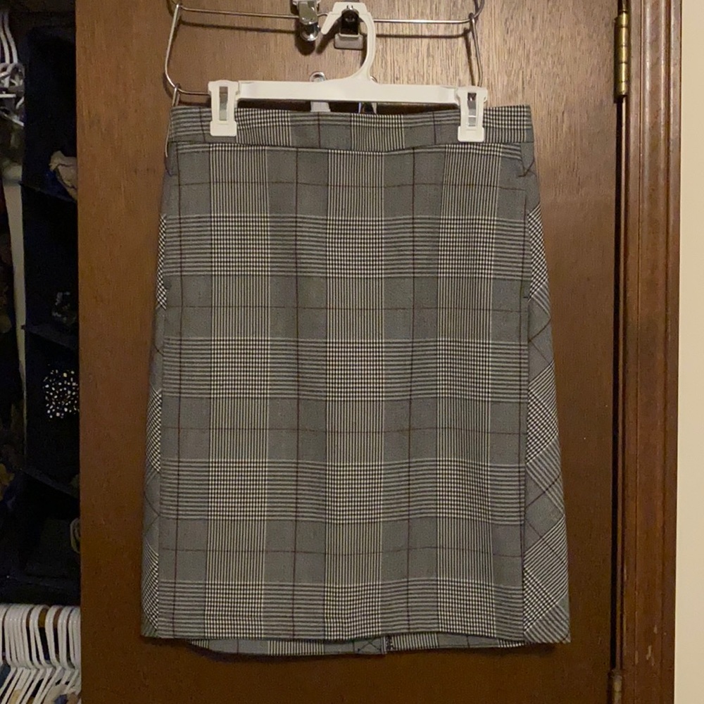Gray and black pencil skirt